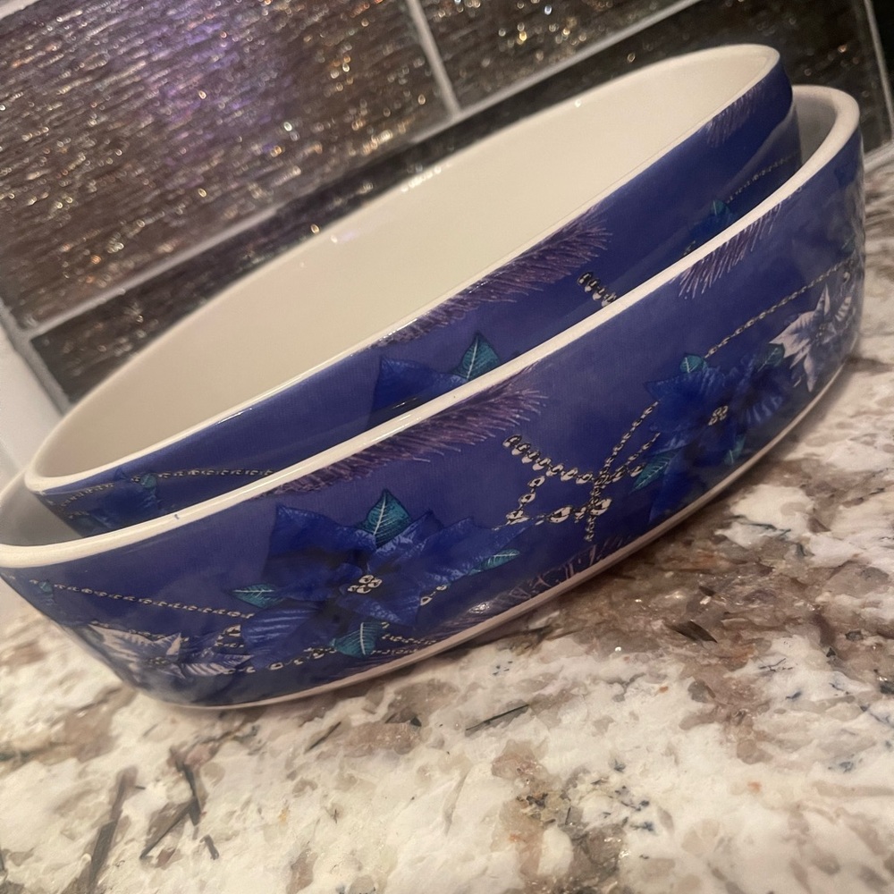 2 Serving Bowls